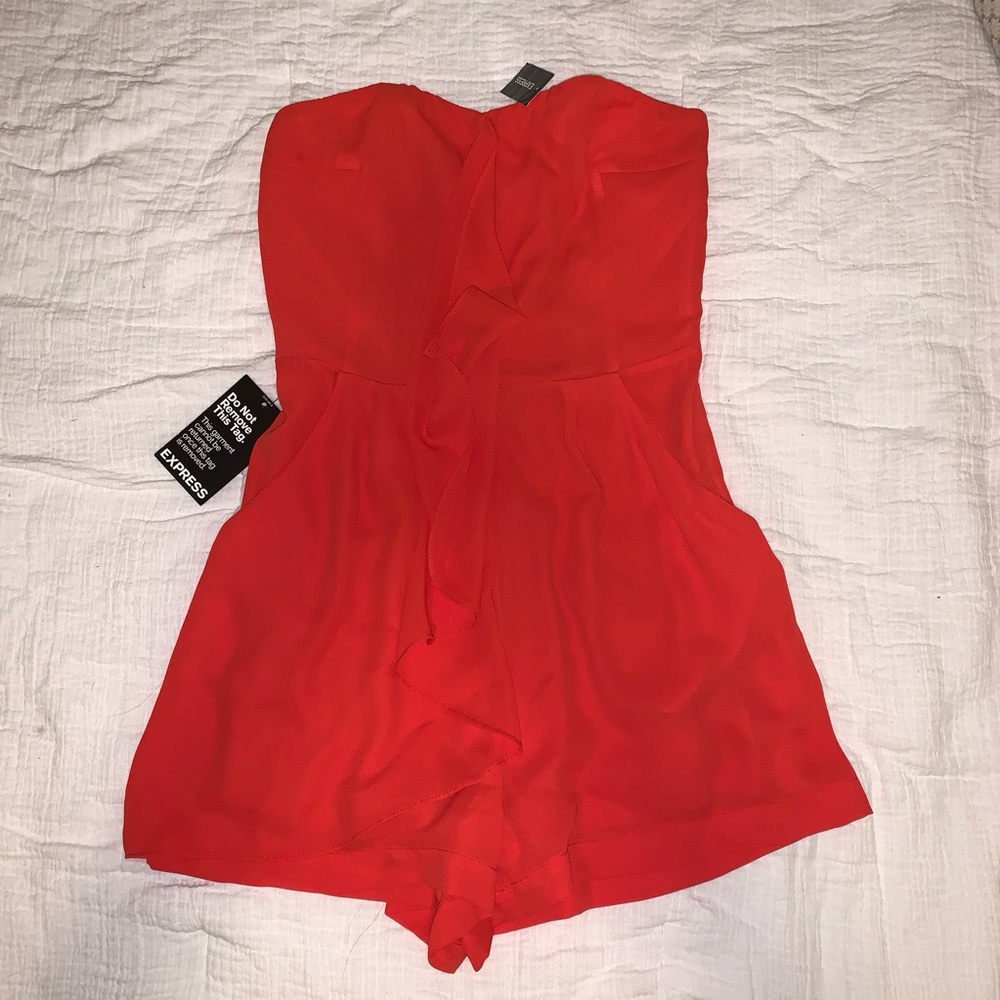 EXPRESS Red strapless romper with pockets